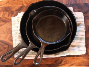 (photo credit: http://www.seriouseats.com/2014/11/the-truth-about-cast-iron.html)