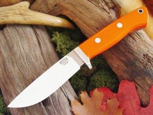 (Photo credit: http://www.deeranddeerhunting.com/articles/a-great-way-to-sharpen-your-deer-hunting-knives-on-a-stone)