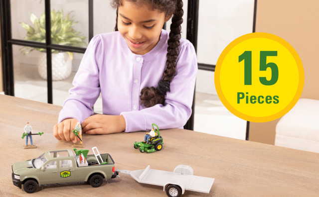 John Deere 1:32 Scale Lawn Care – 15 Piece Playset #47551 John Deere 1:32 Scale Lawn Care – 15 Piece Playset #47551