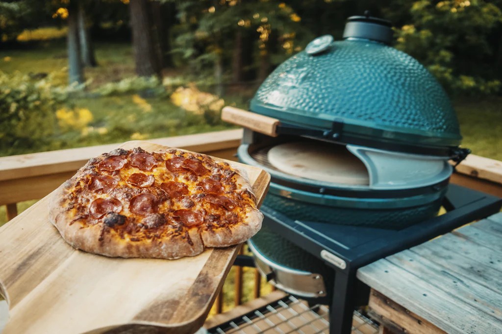 Big Green Egg XL Pizza Wedge #136688 Big Green Egg XL Pizza Wedge #136688